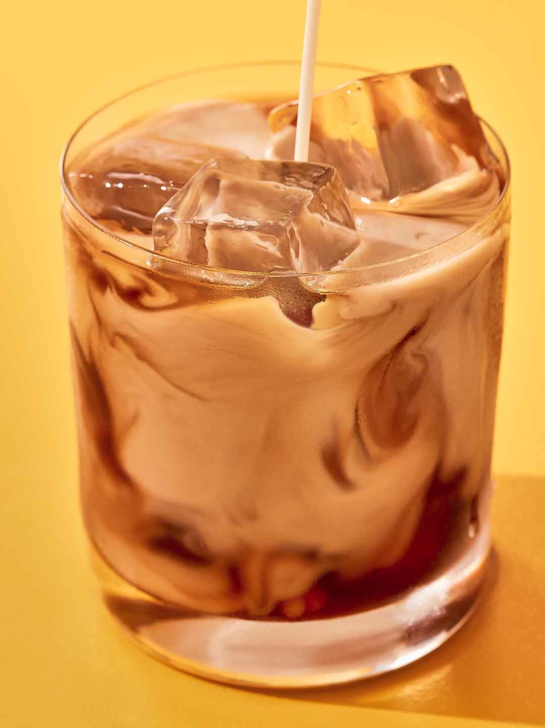 Kahlua white Russian cocktail